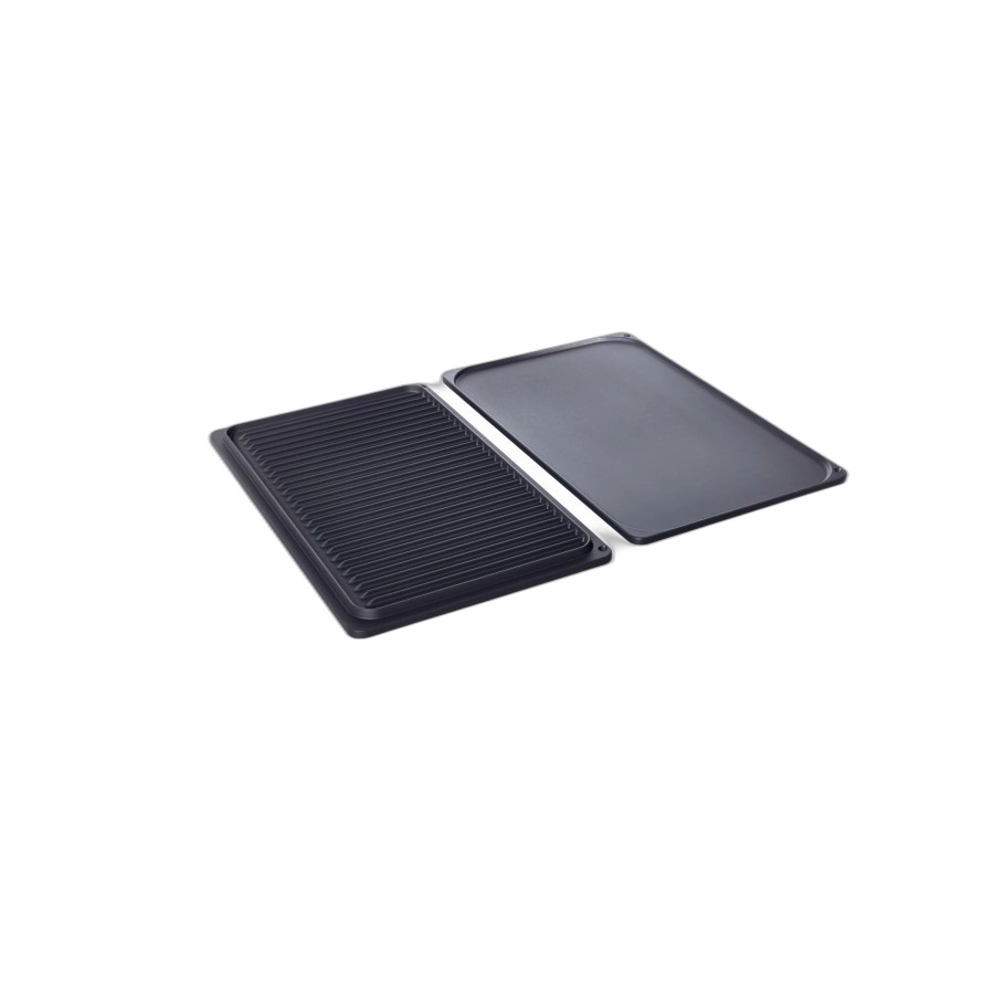 Grilling and roasting tray